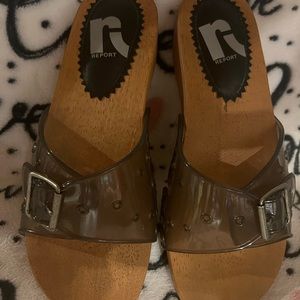 Retro report wooden sole sandals adorable! Size 7